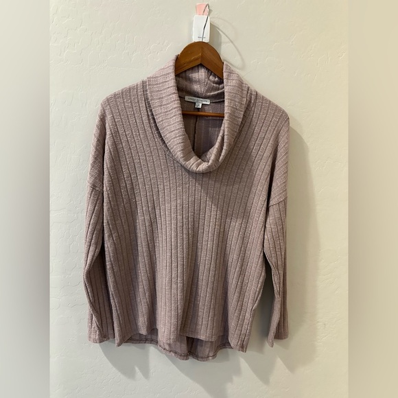 Green Envelope Muted Lilac Ribbed Cowl Neck Dolman Sleeve Super Soft Top Medium - Picture 1 of 4